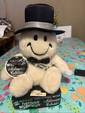 Vintage 2000 singing TickleTickle Wiggle Wiggle Millennium Collectible Snowman